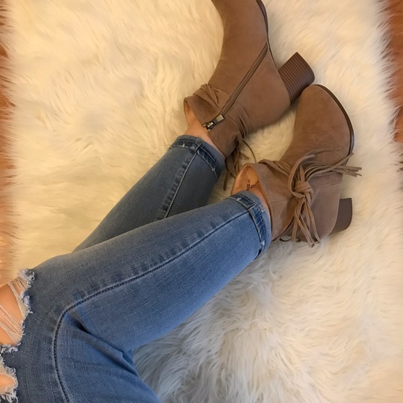 🆕 Lynn Taupe Side Bow Tassel Slouchy Boot - Picture 2 of 8